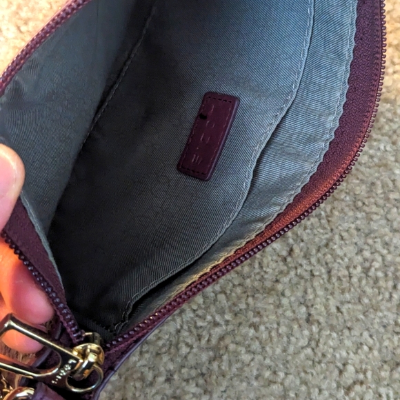 LODIS Maroon Crossbody Bag with Gold Chain - Picture 7 of 8